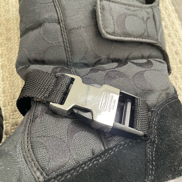 Coach Sharron style A7642 monogram signature boots with vibram Sole, size 8.5 - Picture 5 of 9